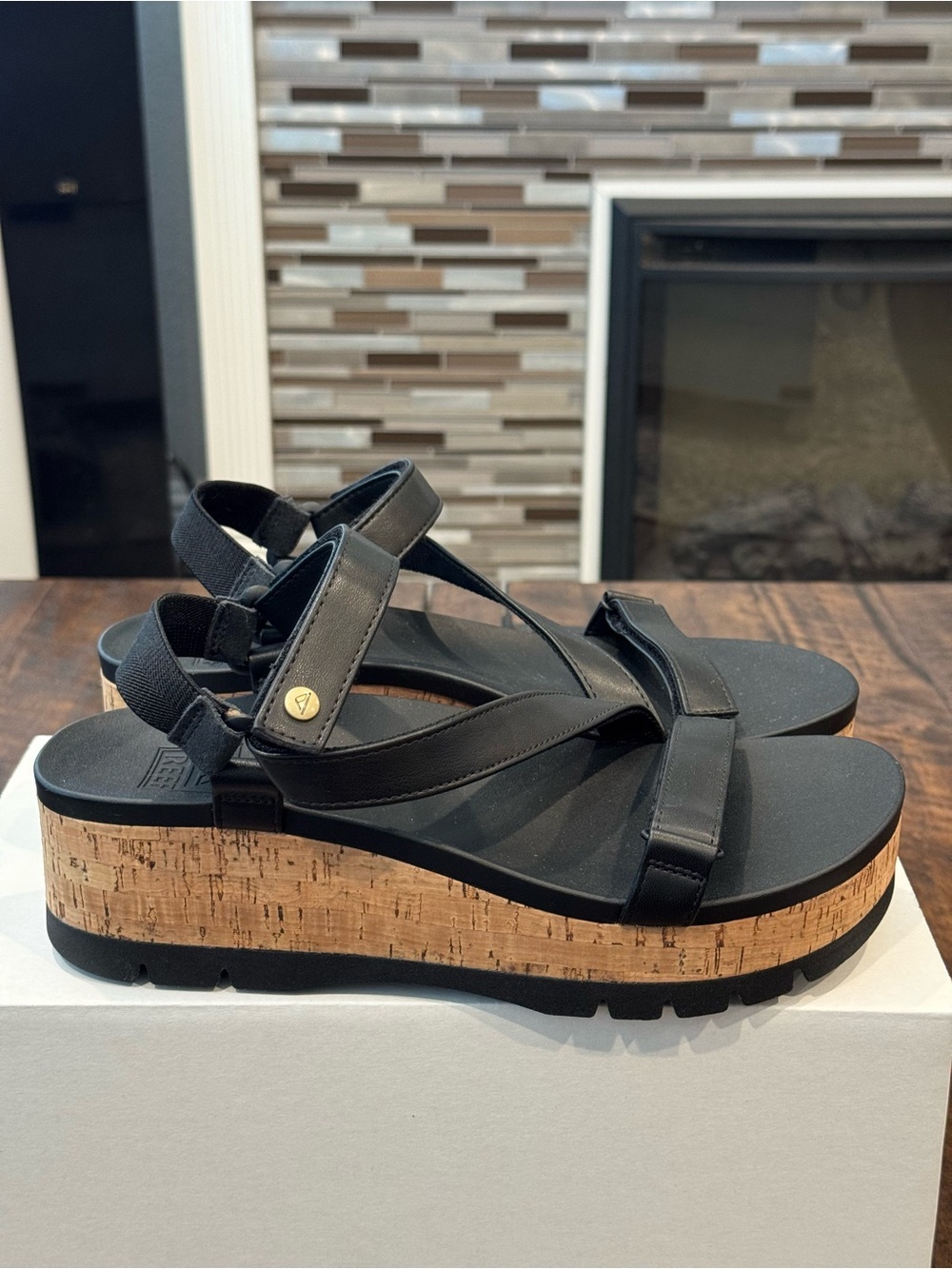 REEF Vista Higher Luna Platform Sandal (NWOT)